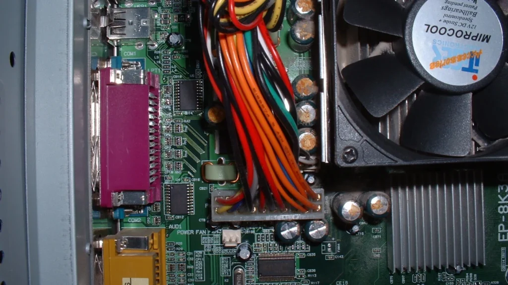 Placa base con condensadores defectuosos